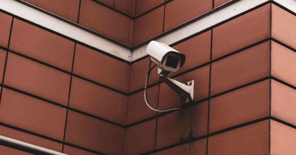 Important features to consider when buying a security camera 2024